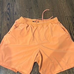 Size large liner-less 7 inch pace breaker short